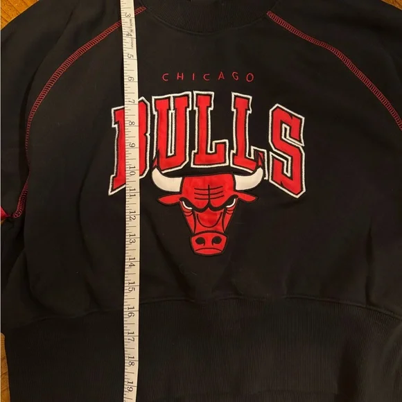 Chicago Bulls cropped Sweatshirt - Picture 2 of 5